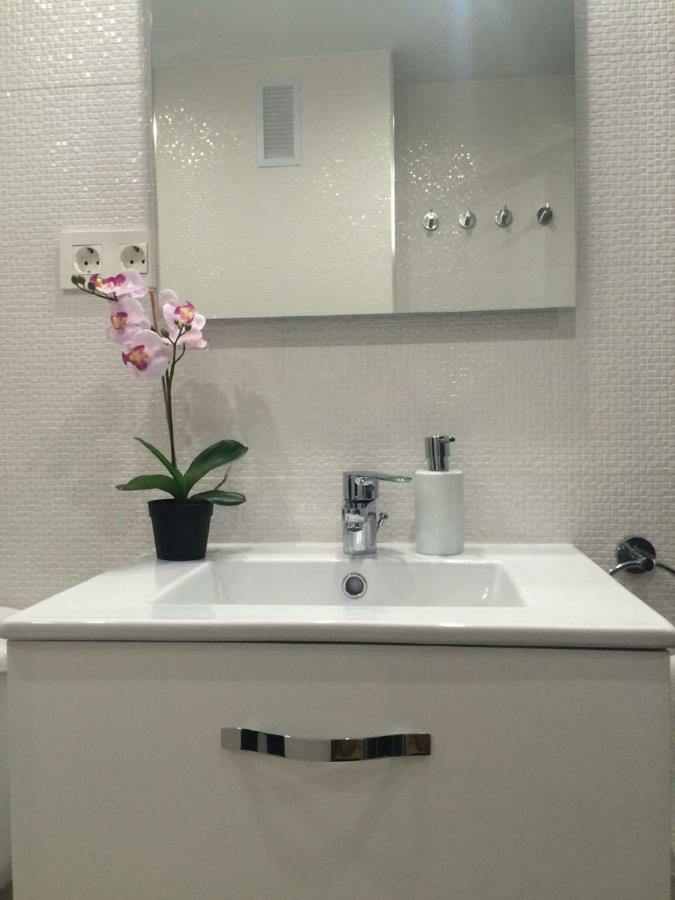 Seafront La Malagueta I Apartment Malaga Luaran gambar