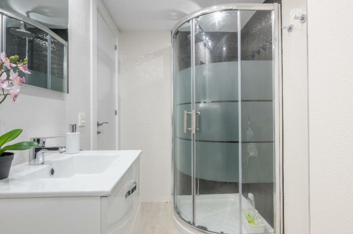 Seafront La Malagueta I Apartment Malaga Luaran gambar
